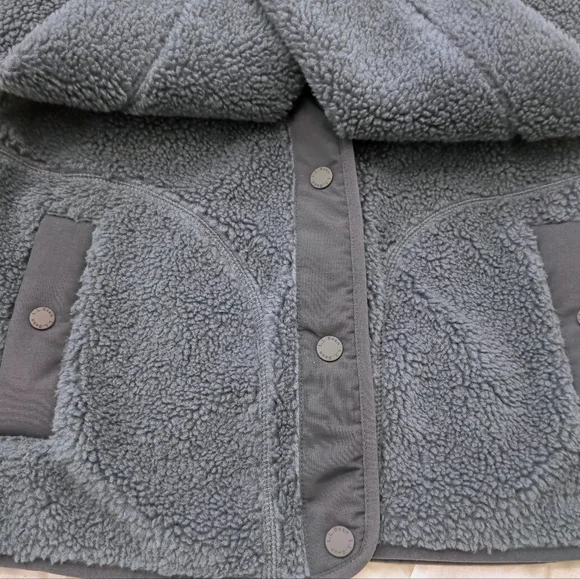 L.L. Bean Women's Blue Sherpa Jacket Medium - Picture 2 of 6